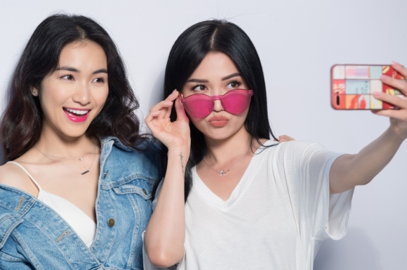 Jun Vũ - Hoà Minzy - Sỹ Thanh khoe dáng nóng bỏng trên biển với bikini-15