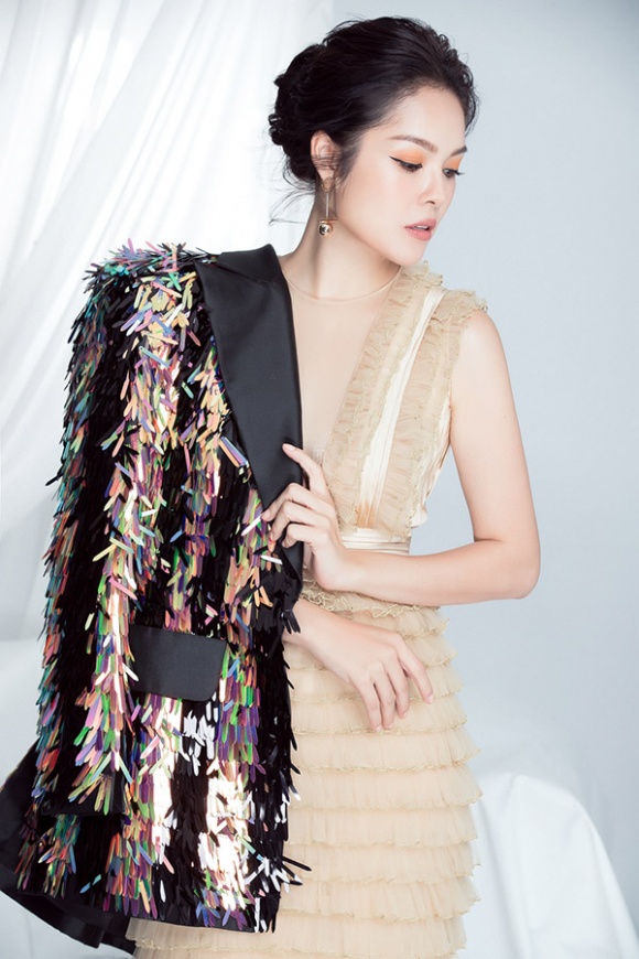 Dương Cẩm Lynh lần đầu lột xác cá tính, gai góc trong bộ ảnh mới-12