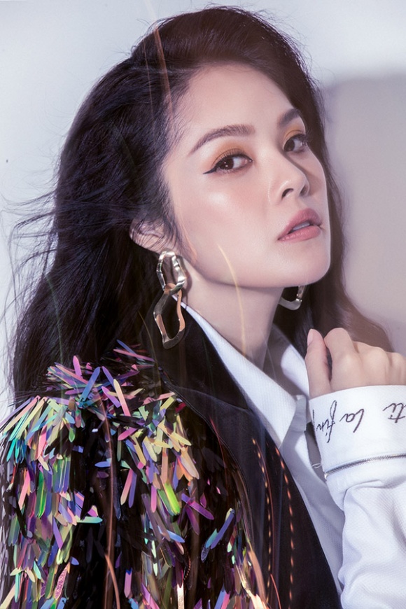 Dương Cẩm Lynh lần đầu lột xác cá tính, gai góc trong bộ ảnh mới-13