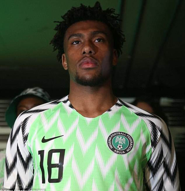 Đội tuyển Nigeria đến World Cup 2018 với thời trang độc đáo-5
