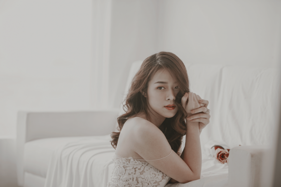 Diệp Bảo Ngọc hở vai trần gợi cảm, khẳng định đẹp hơn nhờ không quan tâm thị phi-6