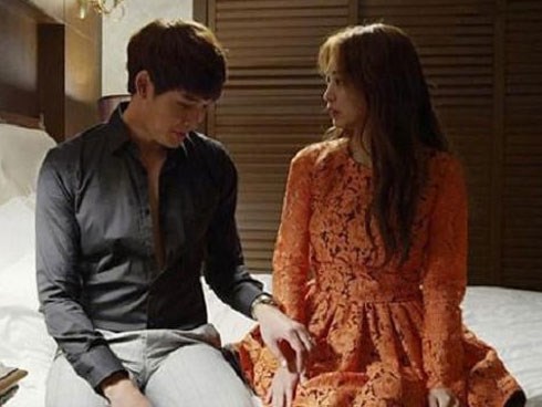 Bật khóc nức nở khi chồng đề nghị: “Em cứ ngoại tình nhưng xin đừng bỏ anh”