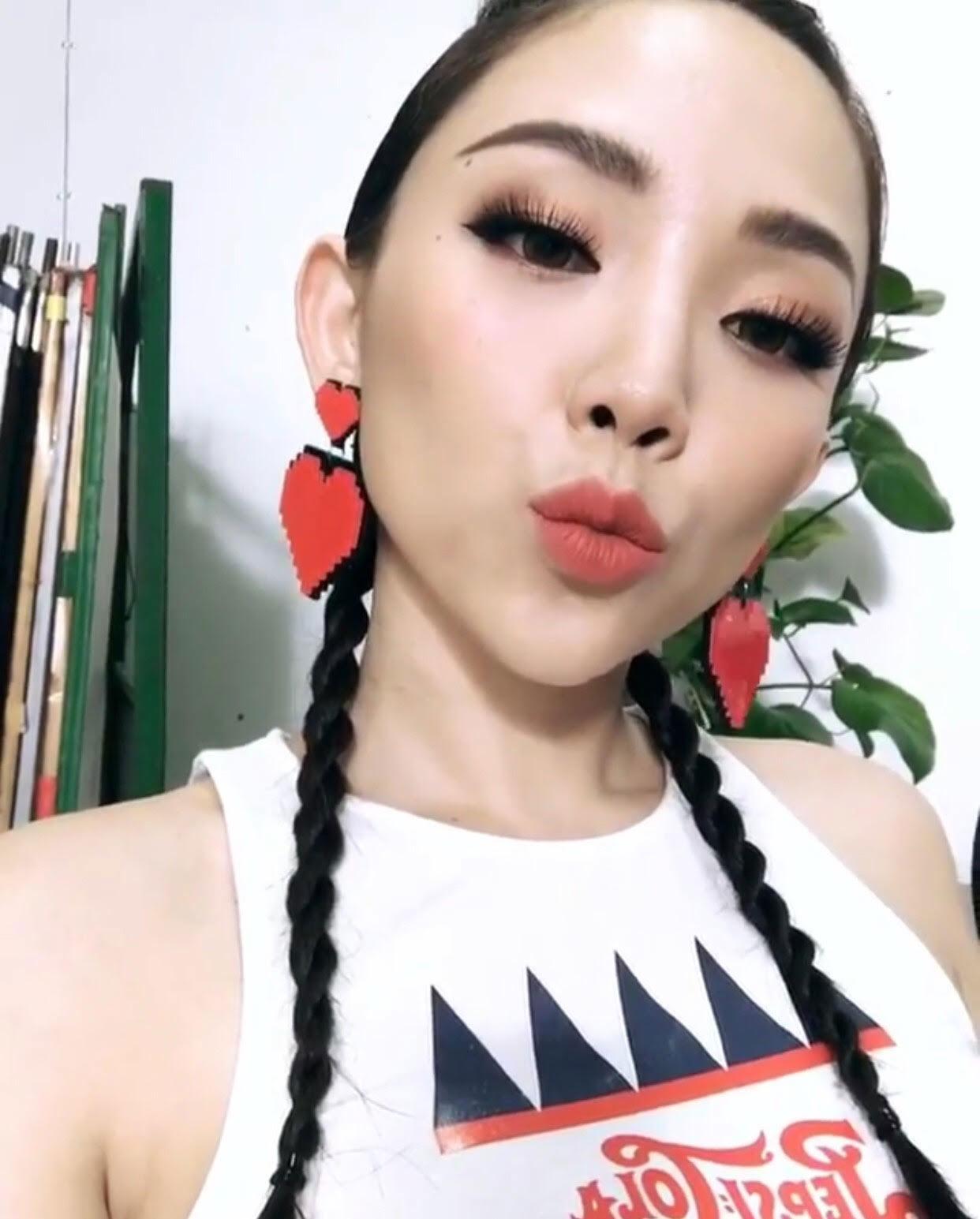 Kiểu tóc tưởng quê mùa, lỗi mốt bỗng dưng trở lại khiến người đẹp Việt mê mệt-16