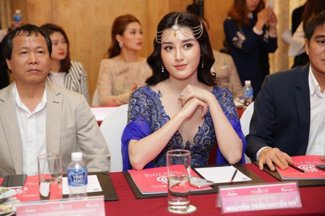 Ham hố chặt chém, Á hậu Huyền My trông như bạn cùng lứa với Hoa hậu Hà Kiều Anh-2