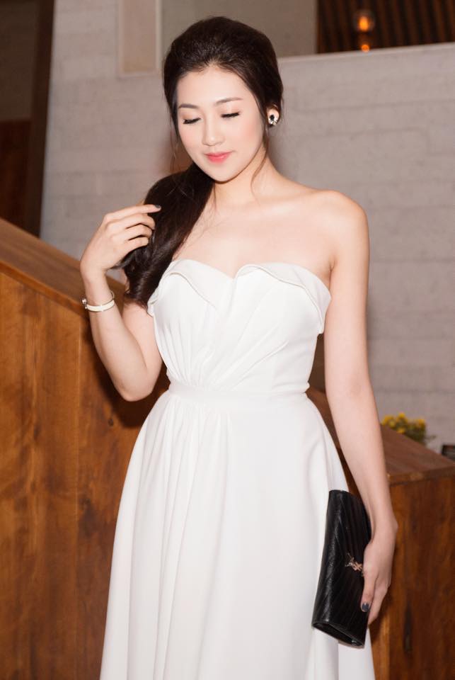 Vẻ cuốn hút của nàng Á hậu sinh năm 1993 sắp lấy chồng kém tuổi-11