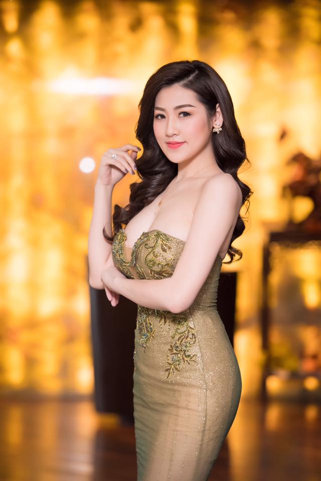 Vẻ cuốn hút của nàng Á hậu sinh năm 1993 sắp lấy chồng kém tuổi-5