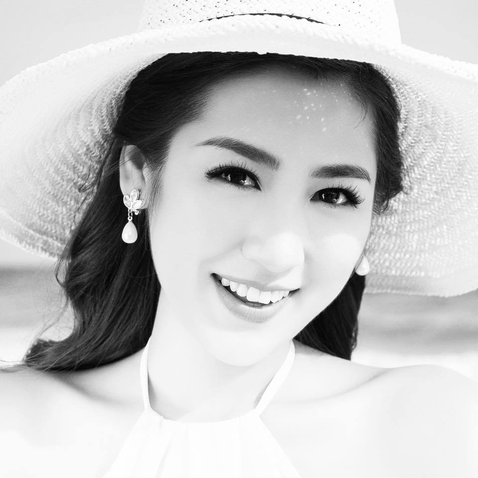 Vẻ cuốn hút của nàng Á hậu sinh năm 1993 sắp lấy chồng kém tuổi-4