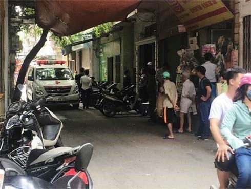 Phát hiện người đàn ông tử vong gần ngôi nhà nữ sinh bị sát hại