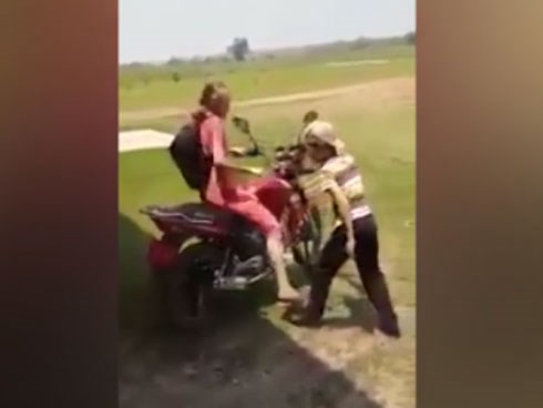 Đây là bằng chứng cho thấy giao xe cho phụ nữ là tội ác