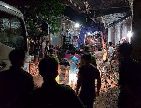 Hà Nội: Sập nhà đang xây, anh rể chủ nhà tử vong