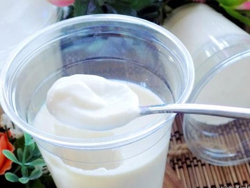 Cách làm sữa chua từ sữa tươi vừa thơm ngon lại mát lạnh, giải nhiệt nắng hè