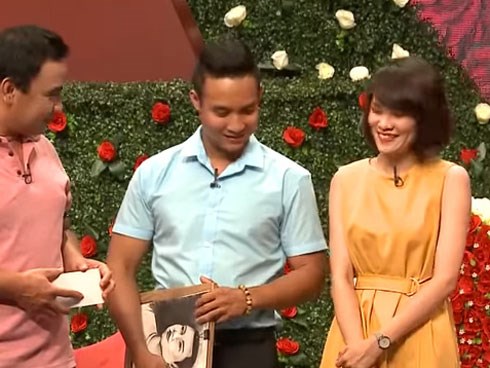 Bất ngờ cô gái vẽ hình người trong mộng giống 80% bạn trai trên sân khấu 'Bạn muốn hẹn hò'