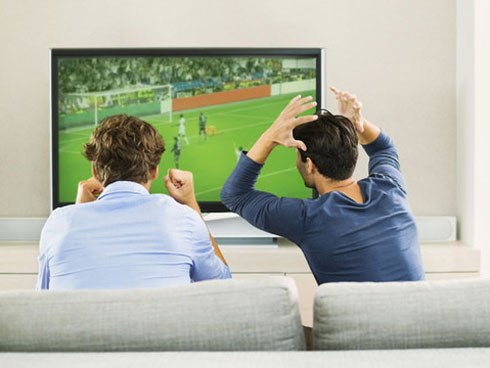 Ra 5 điều luật giữ hạnh phúc gia đình mùa World Cup, vợ trẻ thay hội chị em