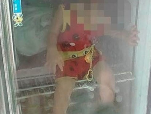 Nhật Bản: Bé trai 4 tuổi chết ngạt, cảnh sát nghi ngờ người cha đã nhốt con qua đêm trong tủ kệ TV