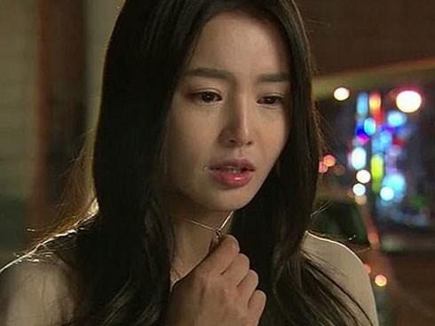 Cô gái trẻ sốc nặng vì lần đầu ra mắt nhà người yêu đã bị coi như osin, bắt cung phụng bạn trai hết mực