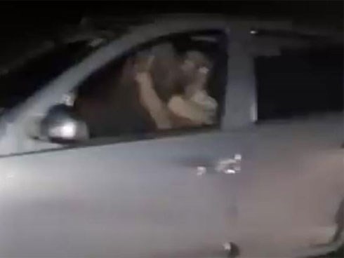 Giật mình cặp đôi vừa