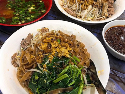 6 quán bánh đa trộn cực ngon, giá chỉ khoảng 30 ngàn cho bữa trưa hè nóng nực Hà Nội