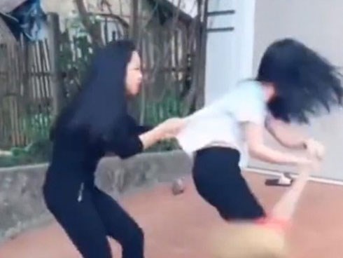 Có những phút muốn thành... phù thủy cưỡi chổi