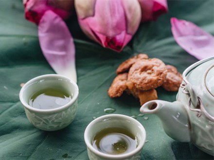 Trà dệt hương sen - thứ trà ủ cả ngàn bông sen Hồ Tây, cả chục triệu một cân vẫn đắt hàng của Hà Nội