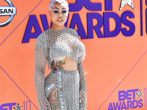 Những thảm họa thời trang tại lễ trao giải BET Awards 2018