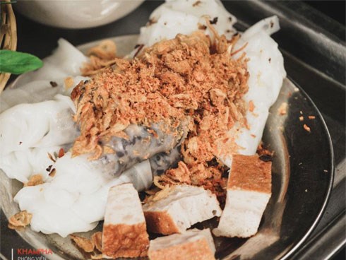 Quán bánh cuốn gia truyền 60 năm