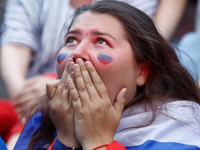 Kiều nữ Nga từ rạng rỡ tới thảng thốt sợ hãi