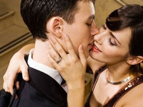 Cuộc tình vụng trộm của nữ bác sĩ bên biệt thự vườn