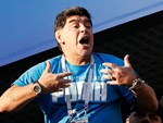 FIFA yêu cầu Diego Maradona tôn trọng người hâm mộ-3
