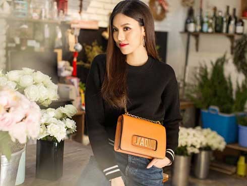 Tủ đồ hiệu 'không phải dạng vừa' của Lan Khuê