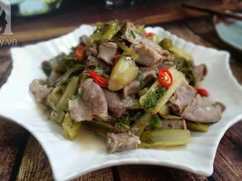 Có lòng non xào dưa chua đảm bảo bao nhiêu cơm cũng hết sạch