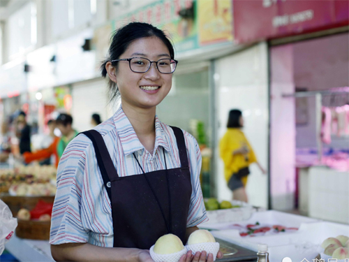 Nhìn bức ảnh học sinh ở ký túc xá Chuyên Phan Bội Châu ngồi học kín hành lang này để biết vì sao họ học giỏi thế-2