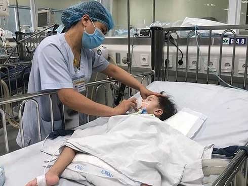 Nắng nóng, tăng đột biến trẻ viêm màng não nhập viện