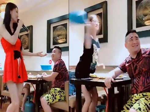 Đi cùng người yêu thì đừng có dại dột mà ngắm gái