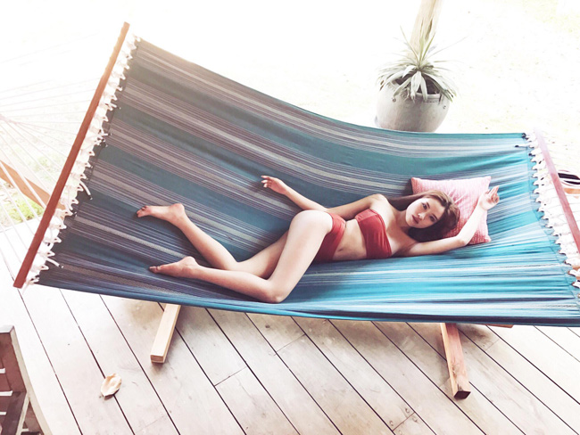 Ảnh đời thường nóng bỏng của nữ MC gợi cảm nhất VTV-7