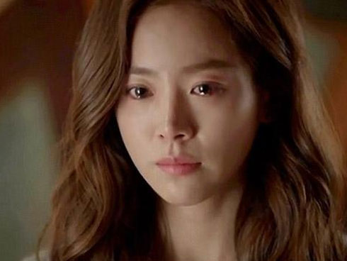 Bị lừa 300 triệu, cô gái buộc phải làm PG để trả nợ, từng bị sàm sỡ đến phát khóc-6