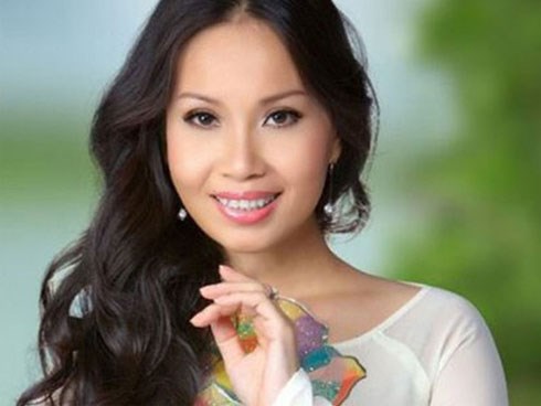 Cẩm Ly: Sự nổi tiếng kỳ lạ của một ca sĩ không biết khoe của, chỉ thích làm vợ đảm