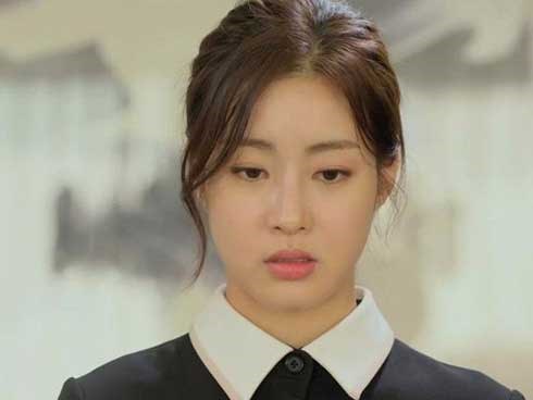 Về ra mắt nhà trai, mẹ anh kêu mất tiền và bí mật rụng rời trong túi xách của tôi...