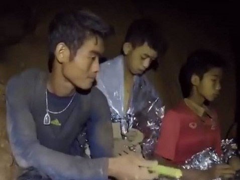 Giải cứu đội bóng nhí Thái Lan: HLV lần đầu lên tiếng