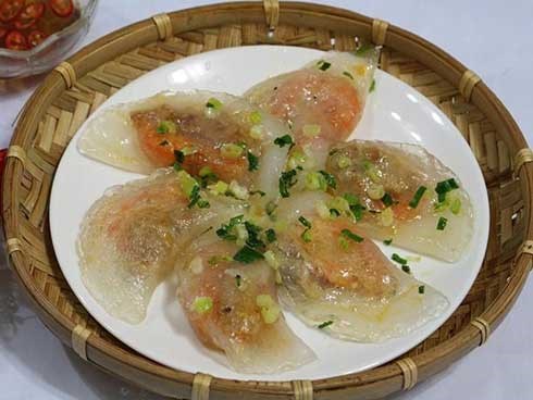 Không ngờ bánh bột lọc có thể tự làm dễ tới vậy nhờ công thức này