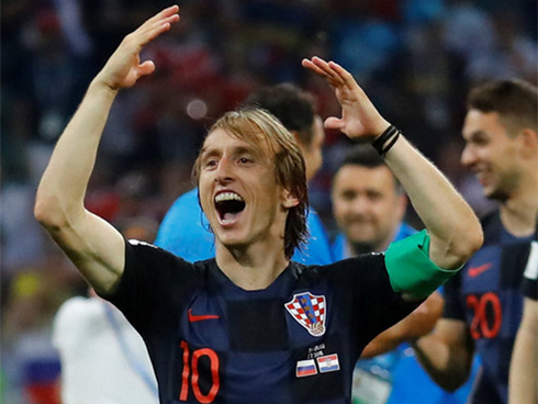 Vượt qua C.Ronaldo, Luka Modric giành giải Cầu thủ xuất sắc nhất FIFA-8