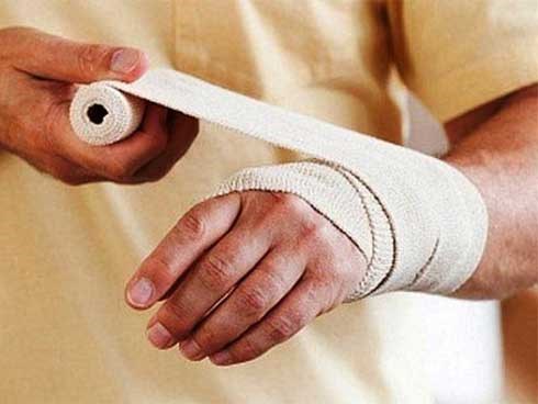Từ trường hợp bị bỏng khi đi mát xa chân, bác sĩ hướng dẫn cách sơ cứu an toàn nhất