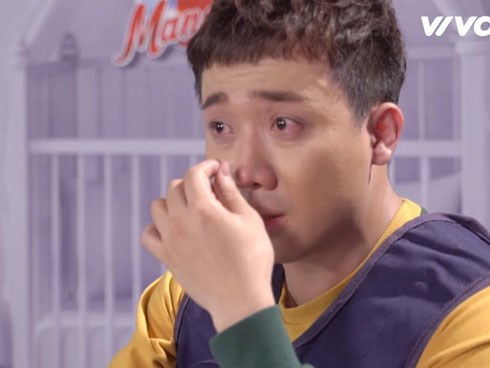 Trấn Thành khóc nức nở: