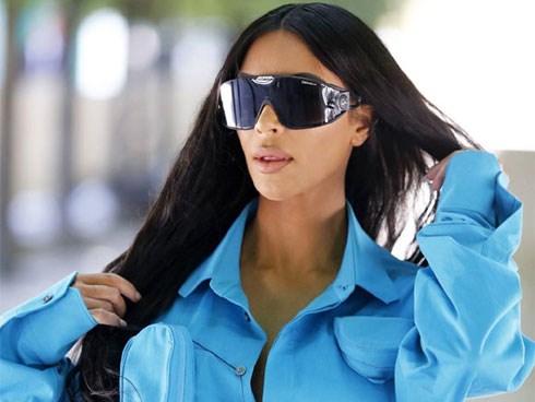 Kim Kardashian mách chị em chế độ ăn giúp tóc khỏe đẹp