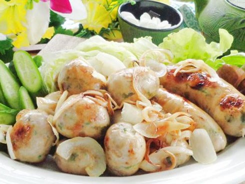 Cách làm xúc xích tại nhà ngon như ngoài hàng
