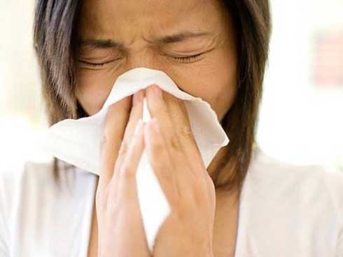 Người phụ nữ gãy xương hốc mắt do làm sai điều này khi cảm cúm, nhiều người cũng phạm phải