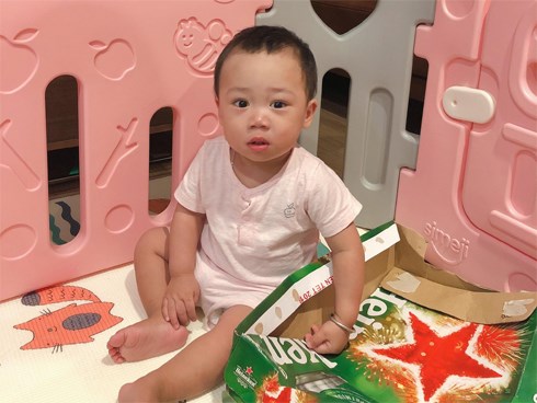 Hot mom Hằng túi thẳng thắn đáp trả đàm tiếu của cư dân mạng, khoe con trai Bella đã tăng 0,5kg và tiết lộ một số tật xấu của cậu bé