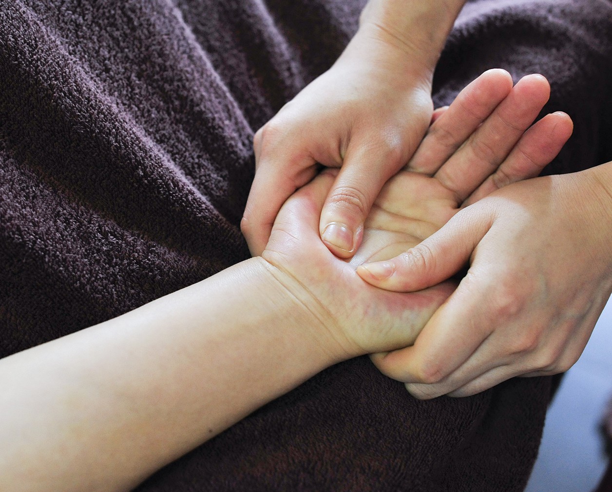 Đừng chủ quan, thói quen cắn móng tay có thể gây ra những hậu quả khôn lường cho sức khỏe mà bạn không ngờ tới-2