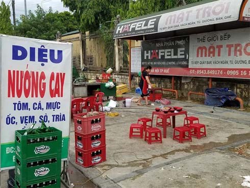 Thanh niên bị truy đuổi, đâm chết trong trung tâm thể thao