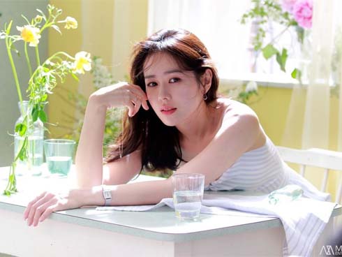 Từ thôn nữ trở lại hình ảnh giám đốc con nhà tài phiệt, Son Ye Jin gây choáng với loạt đồ hiệu đắt đỏ-8