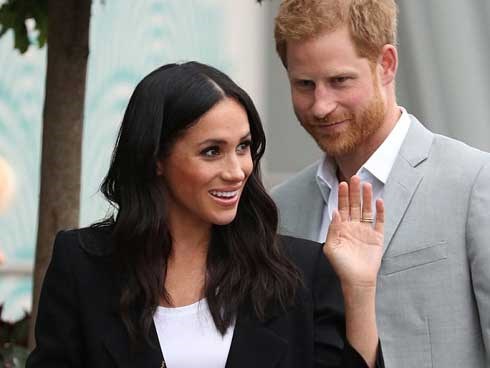 Cha Meghan khiến dư luận dậy sóng khi khẳng định “con gái tôi đang sợ hãi, nỗi đau hiện trên nụ cười”